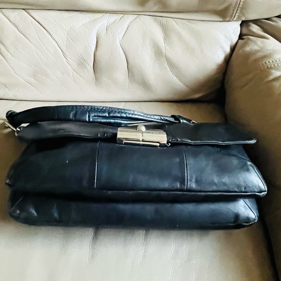 Authentic Coach handbag - Picture 12 of 15